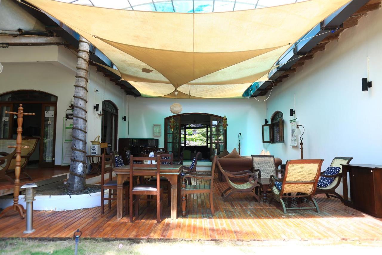 Coconut Beach Lodge Trincomalee Exterior photo